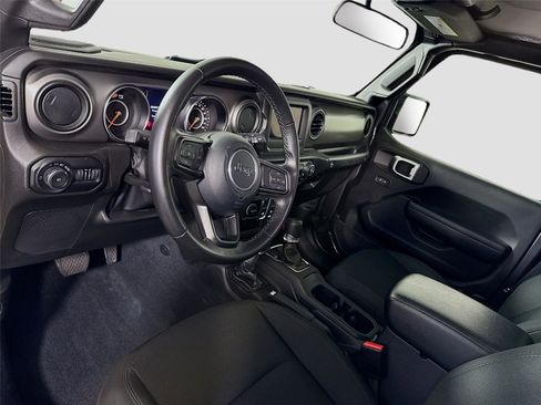 Used 2022 Jeep Wrangler Sport AWD/4WD image 3