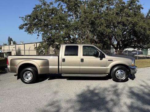 Used 2002 Ford F350 2WD Crew Cab DRW Super Duty image 7