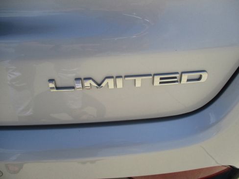 Used 2024 Jeep Compass Limited w/ Elite Group AWD/4WD image 5