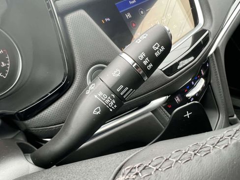 Used 2024 Cadillac XT6 Luxury image 30