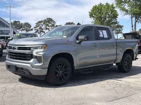 Used 2023 Chevrolet Silverado 1500 RST w/ Z71 Off-Road Package AWD/4WD image 5