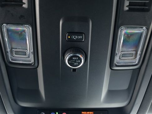 Used 2025 Chevrolet Tahoe LT RWD image 19