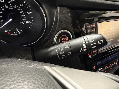 Used 2015 Nissan Rogue SV AWD/4WD image 37