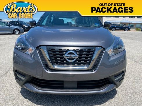 Used 2020 Nissan Kicks SR w/ SR Premium Package FWD image 2