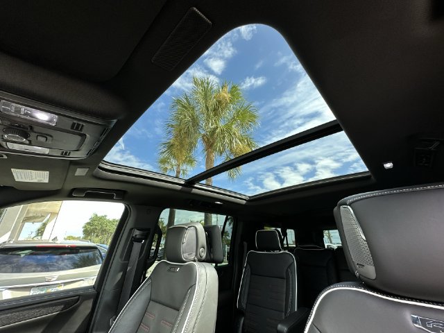 Certified 2025 GMC Yukon XL AT4 Ultimate AWD/4WD image 30