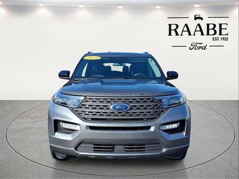 Used 2023 Ford Explorer XLT w/ Equipment Group 202A image 2