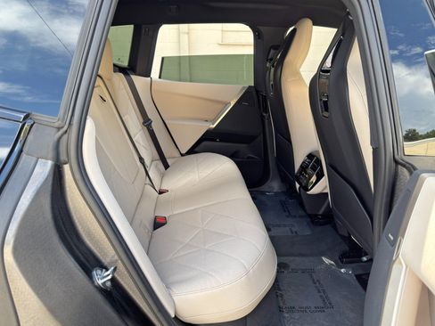 Used 2022 BMW iX xDrive50 w/ Sport Package AWD/4WD image 43