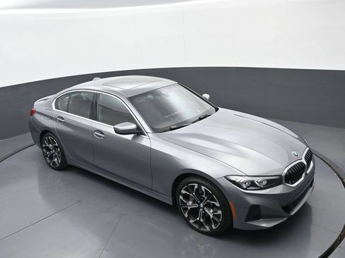 Used 2025 BMW 330i xDrive Sedan AWD/4WD image 29