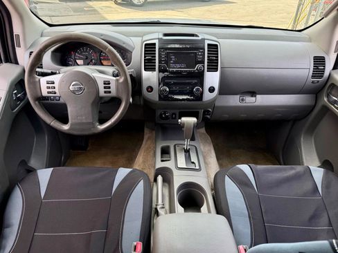 Used 2017 Nissan Frontier SV image 32