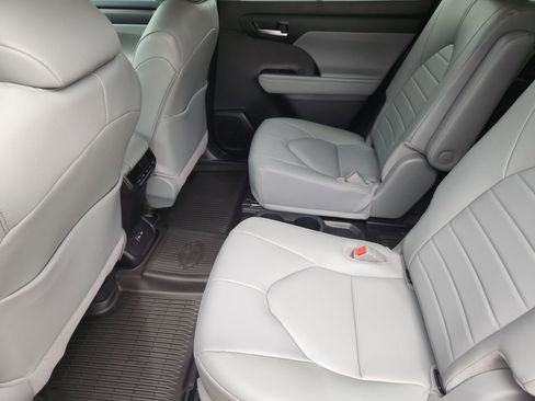 New 2026 Toyota Highlander XLE AWD/4WD image 24