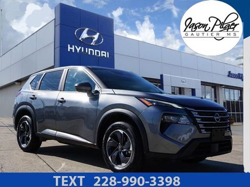 Used 2024 Nissan Rogue SV AWD/4WD image 1