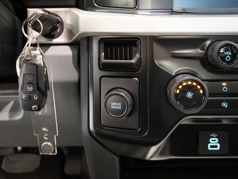 New 2025 Ford F550 XL w/ XL Chrome Package image 18