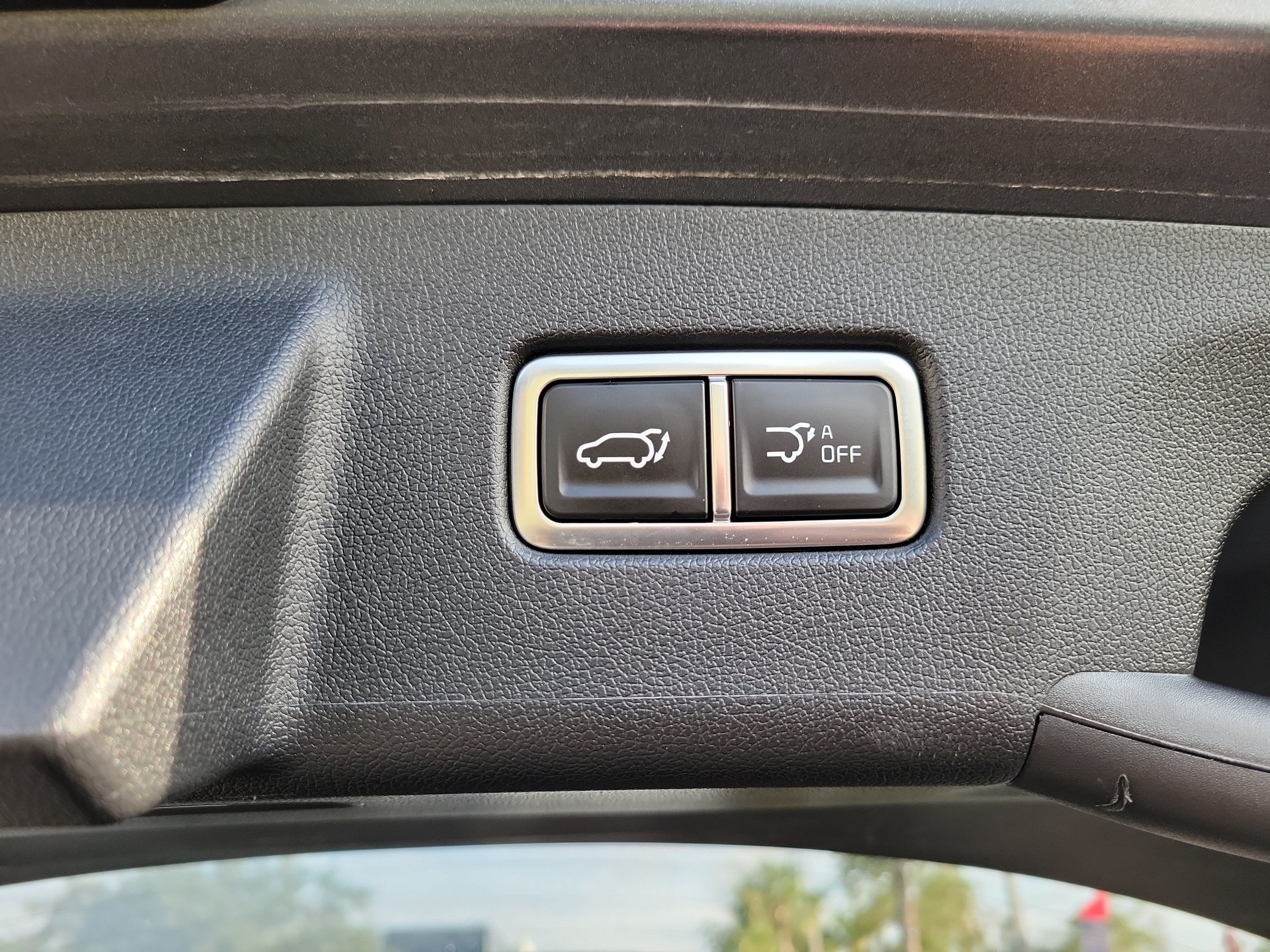 Certified 2025 Kia Sorento SX FWD image 13