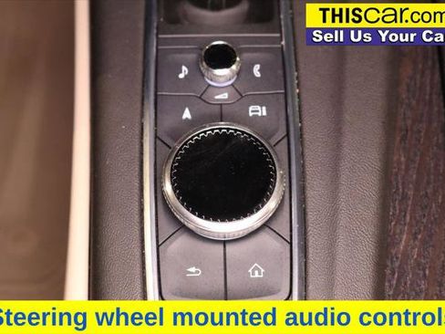 Used 2023 Cadillac Escalade Premium Luxury image 22