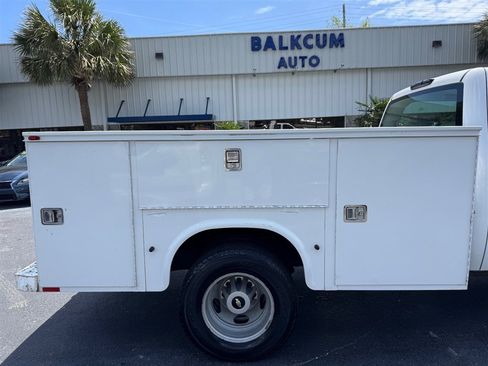 Used 2014 Chevrolet Silverado 3500 W/T image 9