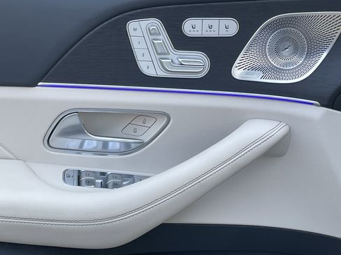 Certified 2025 Mercedes-Benz GLS 450 4MATIC w/ AMG Line Exterior image 19