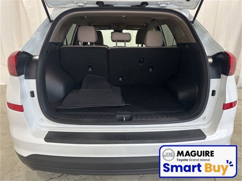 Used 2021 Hyundai Tucson SE w/ Cargo Package image 23