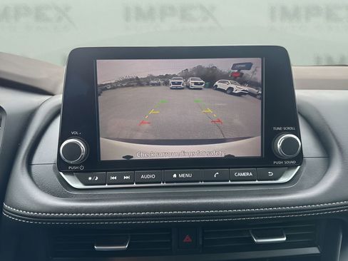 Used 2023 Nissan Rogue S image 18