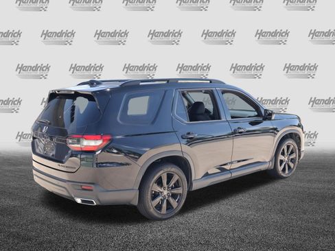 Used 2025 Honda Pilot Black Edition image 9