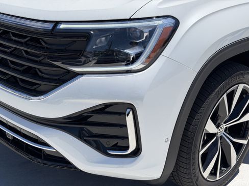 New 2026 Volkswagen Atlas Cross Sport SEL Premium R-Line AWD/4WD image 9