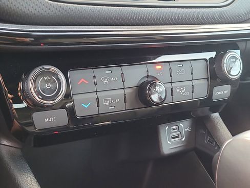 New 2026 Jeep Compass Latitude AWD/4WD image 27