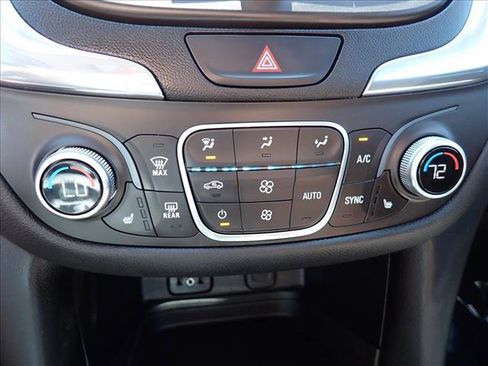 Used 2018 Chevrolet Equinox LT w/ Sun & Infotainment Package AWD/4WD image 20