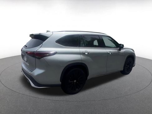 Used 2025 Toyota Highlander XSE image 14