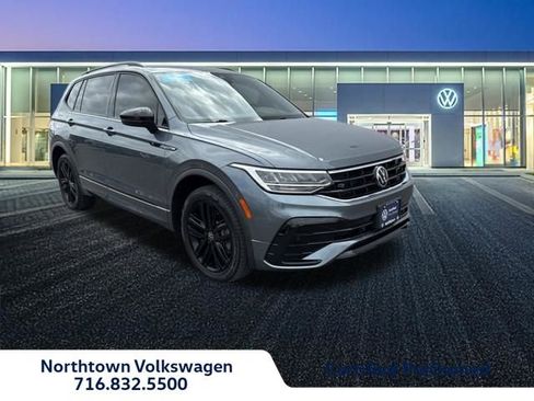 Used 2022 Volkswagen Tiguan SE R-Line image 1