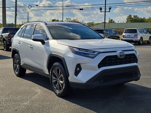 Used 2023 Toyota RAV4 XLE Premium image 3