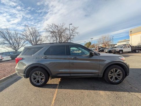 Used 2023 Ford Explorer XLT w/ Equipment Group 202A image 4