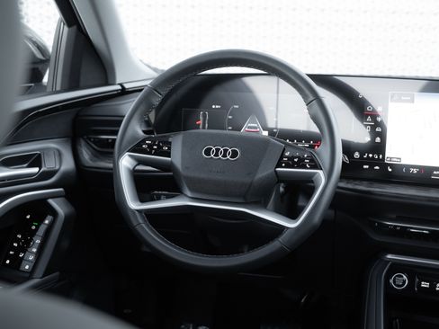 Certified 2025 Audi Q5 Premium w/ Convenience Package image 9