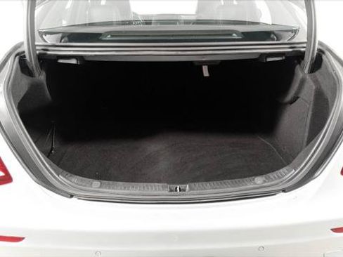 Used 2017 Mercedes-Benz E 300 4MATIC image 19