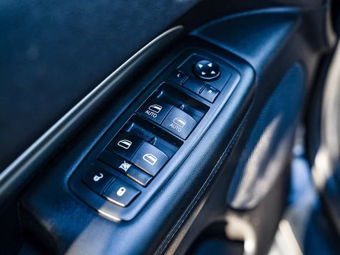 Used 2020 Dodge Durango SXT image 17