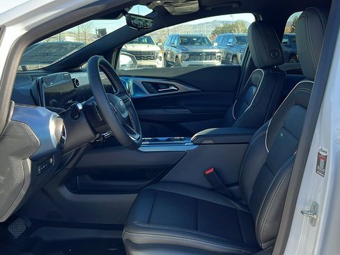 New 2026 Chevrolet Equinox EV LT image 28