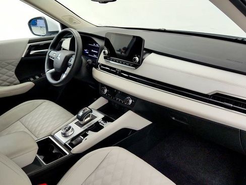 Used 2023 Mitsubishi Outlander SEL AWD/4WD image 26