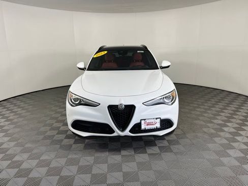 Used 2023 Alfa Romeo Stelvio Sprint image 2