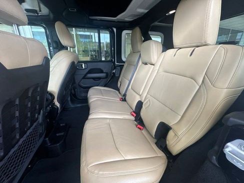 Used 2018 Jeep Wrangler Unlimited Rubicon AWD/4WD image 10