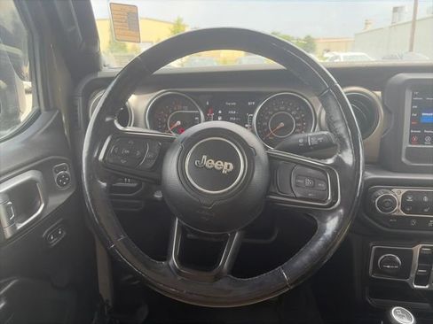 Used 2020 Jeep Gladiator Sport w/ Quick Order Package 24S AWD/4WD image 15