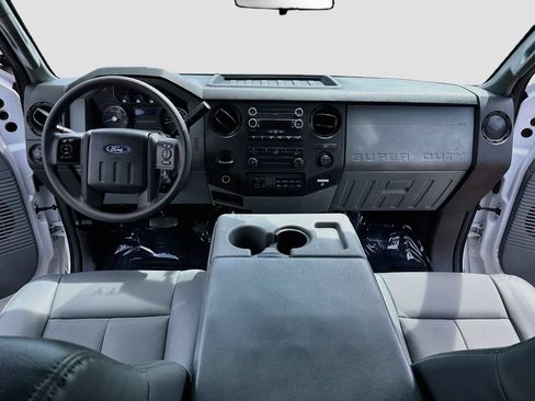 Used 2016 Ford F550 4x4 Crew Cab Super Duty image 16