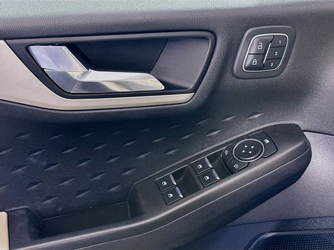 Used 2020 Ford Escape SEL FWD image 15