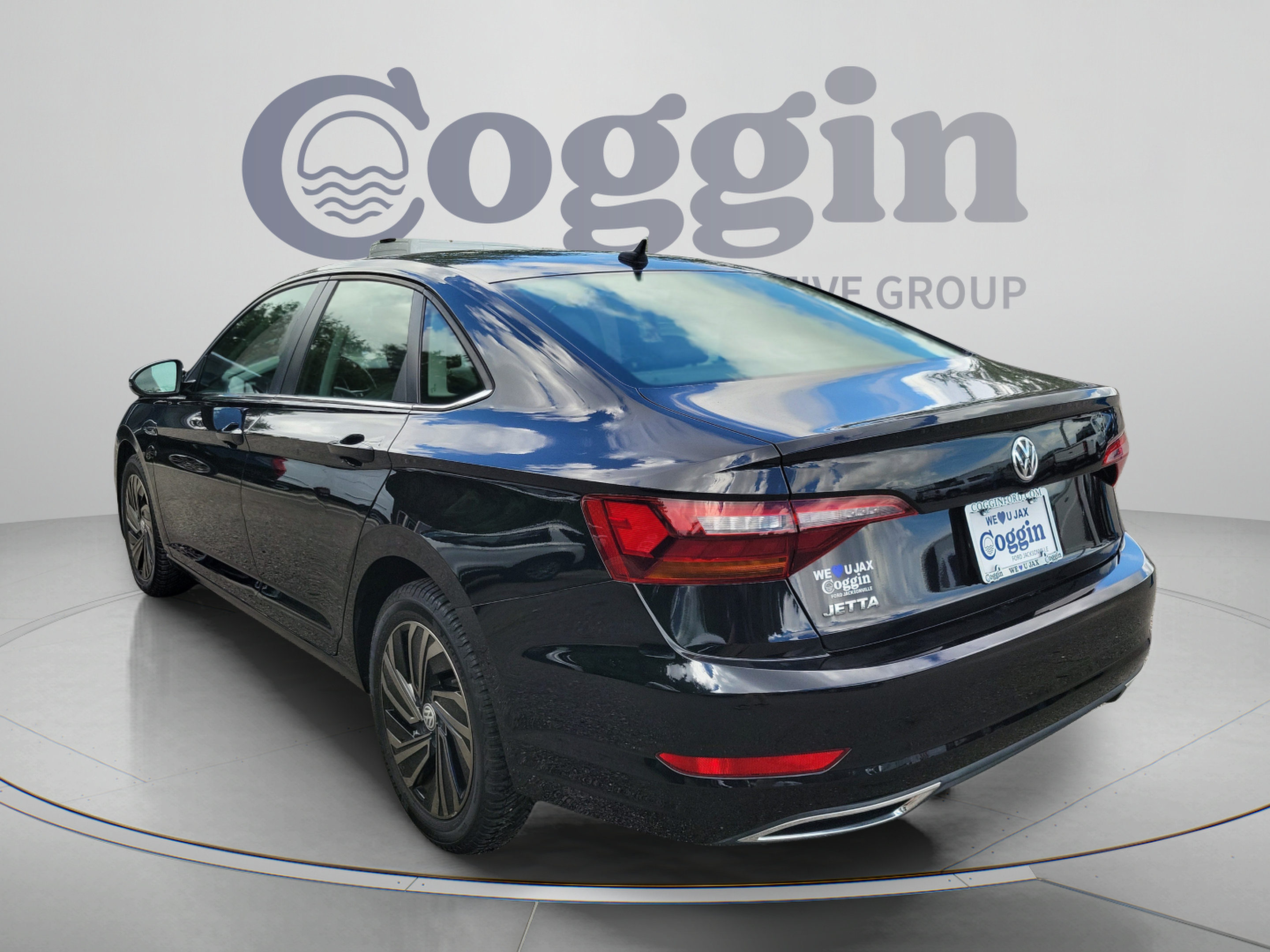 Used 2019 Volkswagen Jetta SEL Premium FWD image 2