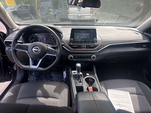Used 2023 Nissan Altima 2.5 SV image 10