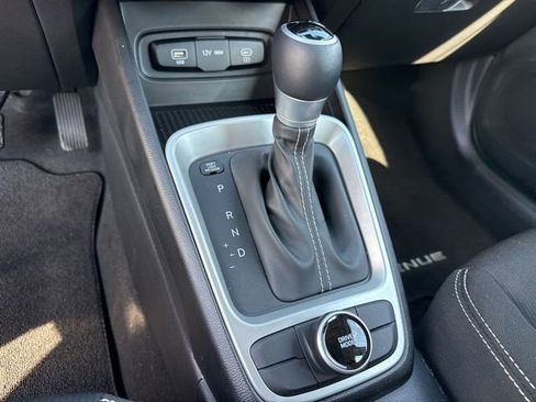 Certified 2024 Hyundai Venue SEL image 11