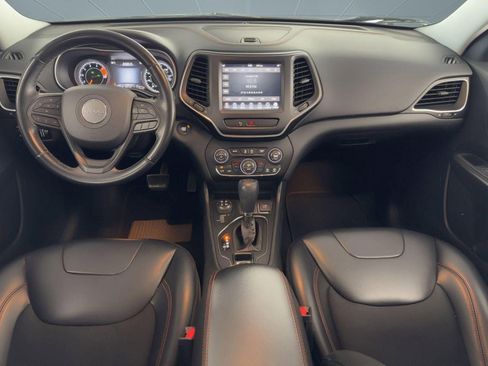 Used 2019 Jeep Cherokee Trailhawk AWD/4WD image 25
