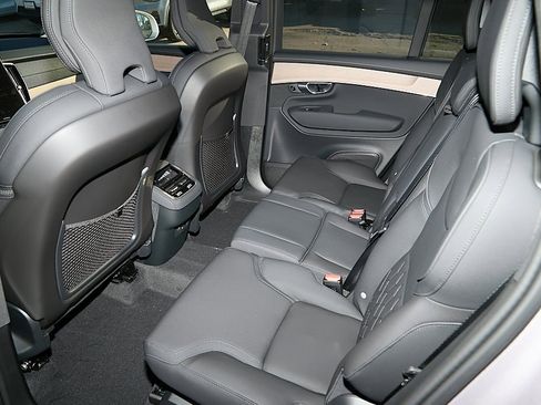 New 2026 Volvo XC90 B6 Plus w/ Protection Package image 19
