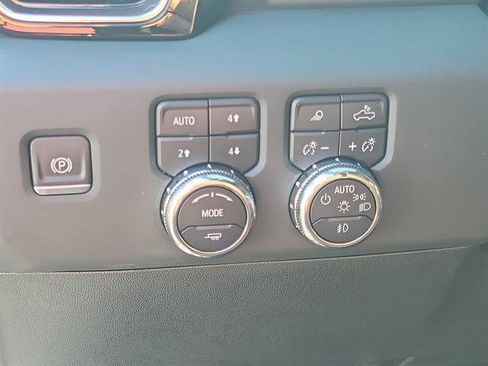 Used 2025 GMC Sierra 2500 Denali Ultimate w/ Max Trailering Package image 21