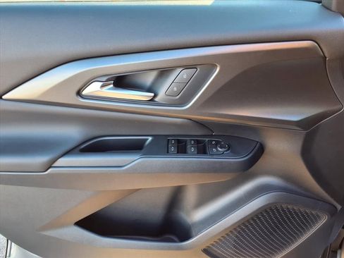 New 2026 Chevrolet Equinox EV LT image 10