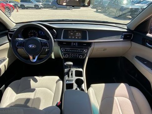 Used 2018 Kia Optima LX w/ 17" Alloy Wheels Package FWD image 13