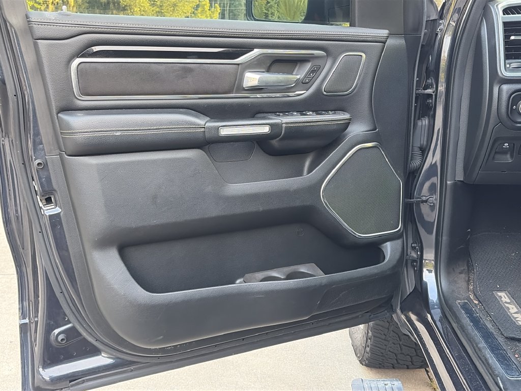 Used 2019 RAM 1500 Laramie AWD/4WD image 16
