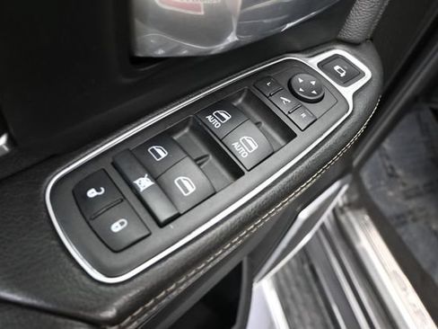 Used 2022 RAM 3500 Laramie AWD/4WD image 15